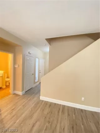 Photo #6: 2519259 Listing