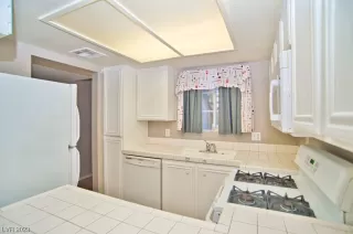 Photo #4: 2519273 Listing