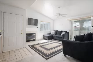 Photo #2: 2519285 Listing