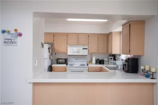 Photo #5: 2519285 Listing