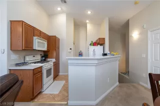 Photo #4: 2519320 Listing