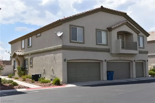 MLS: 2519374 Condo For Sale