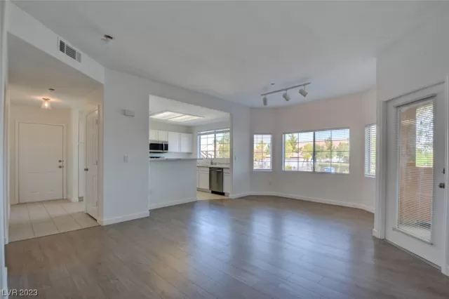 MLS: 2519380 Condo For Sale