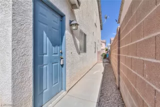 Photo #2: 2519394 Listing