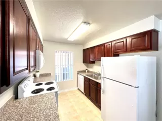 Photo #5: 2519602 Listing 