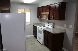 Photo #6: 2519606 Listing