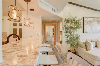 Photo #5: 2519609 Listing 