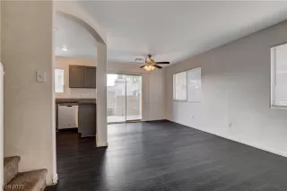 Photo #4: 2519624 Listing