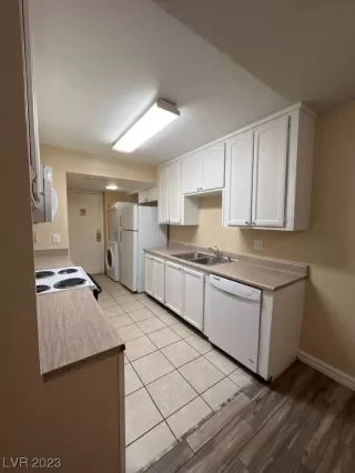 Photo #2: 2519657 Listing 