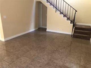 Photo #2: 2519672 Listing