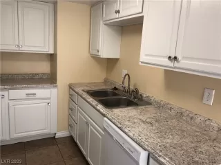 Photo #6: 2519672 Listing