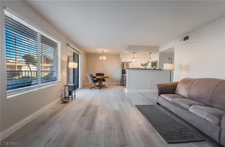 Photo #4: 2519694 Listing