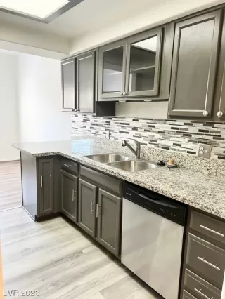 Photo #5: 2519695 Listing