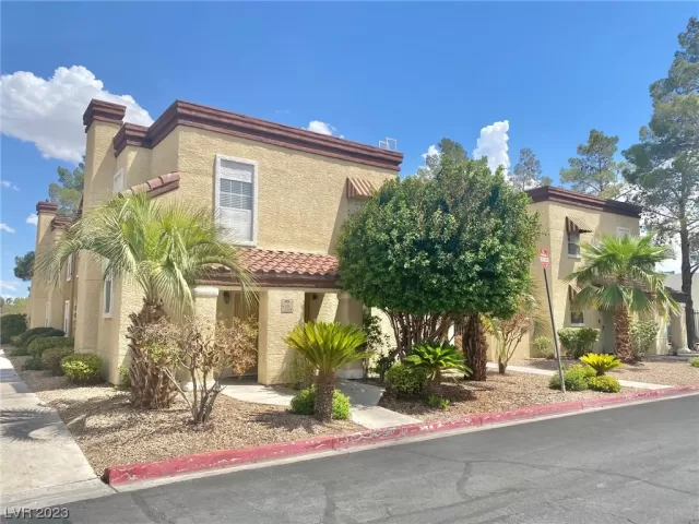 MLS: 2519698 Condo For Sale