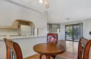 Photo #6: 2519713 Listing 