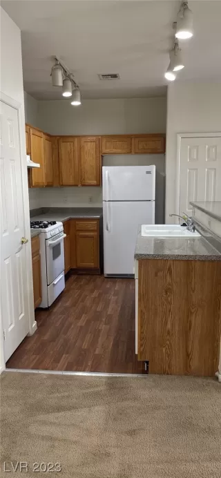 Photo #4: 2519716 Listing 