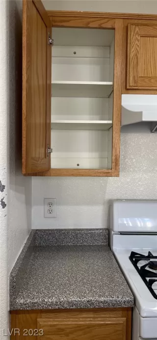 Photo #5: 2519716 Listing 