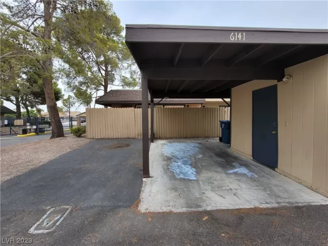 MLS: 2519726 Condo For Sale