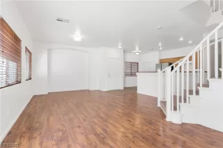 Photo #4: 2519729 Listing