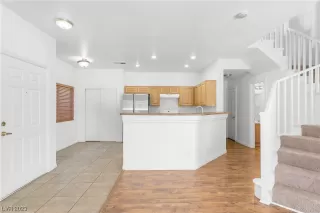 Photo #5: 2519729 Listing