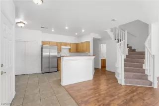 Photo #6: 2519729 Listing