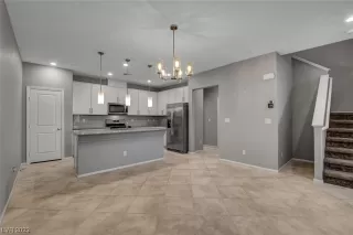 Photo #5: 2519741 Listing 