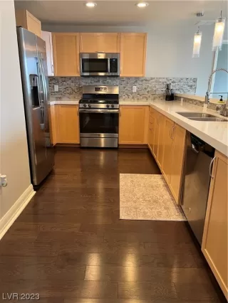 Photo #1: 2519760 Listing 