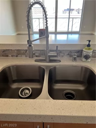 Photo #2: 2519760 Listing 