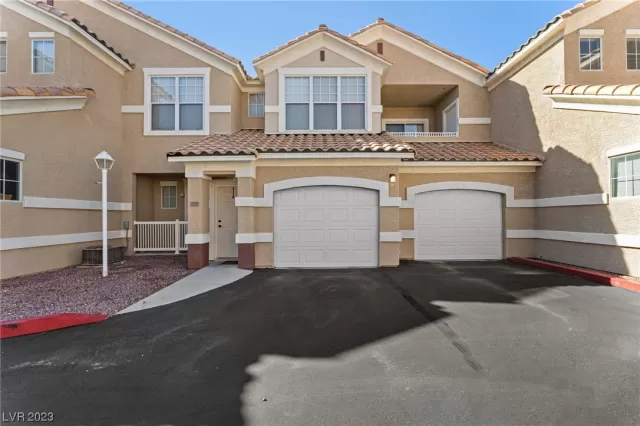 MLS: 2519808 Condo For Sale