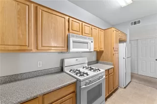 Photo #5: 2519808 Listing 