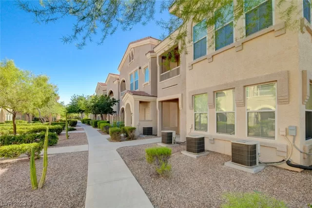 MLS: 2519844 Condo For Sale