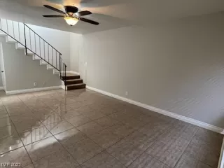 Photo #5: 2519847 Listing