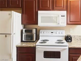 Photo #3: 2519861 Listing 