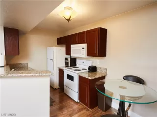 Photo #4: 2519861 Listing 