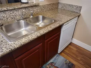 Photo #5: 2519861 Listing 