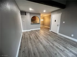 Photo #2: 2519875 Listing