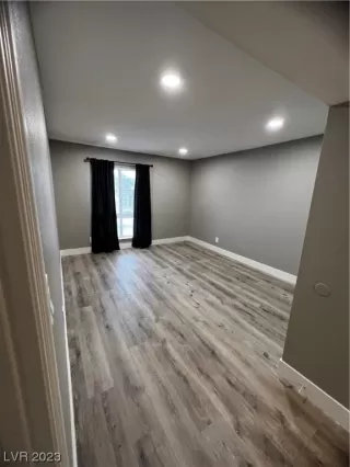 Photo #4: 2519875 Listing