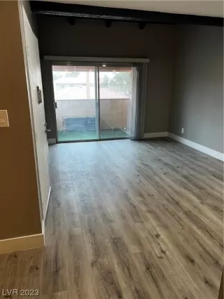 Photo #6: 2519875 Listing