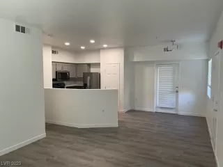 Photo #5: 2519919 Listing 