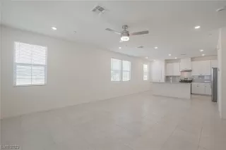 Photo #3: 2519924 Listing