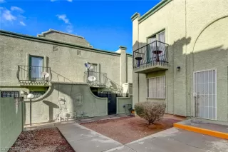 Photo #2: 2519926 Listing