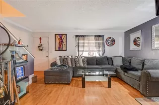 Photo #6: 2519926 Listing