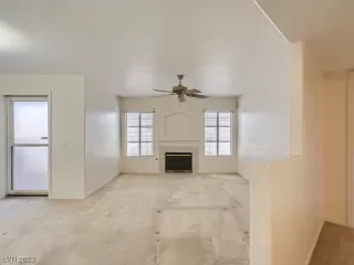 Photo #5: 2519945 Listing