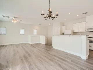 Photo #1: 2519946 Listing 