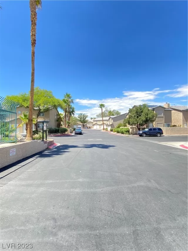 MLS: 2519965 Condo For Sale