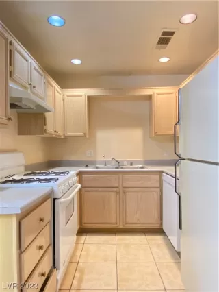 Photo #3: 2519965 Listing 