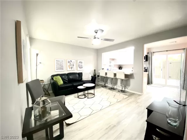 MLS: 2519966 Condo For Sale