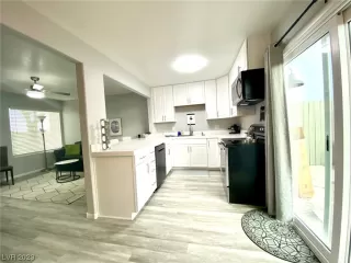 Photo #5: 2519966 Listing 