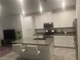 Photo #5: 2519967 Listing 