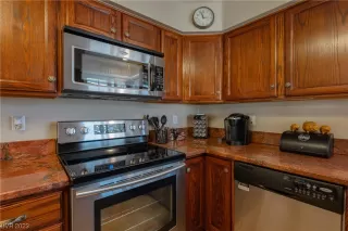 Photo #4: 2519977 Listing 